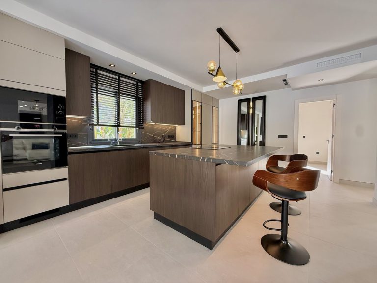 c6d614663684417f4a4baef31647934e - 5