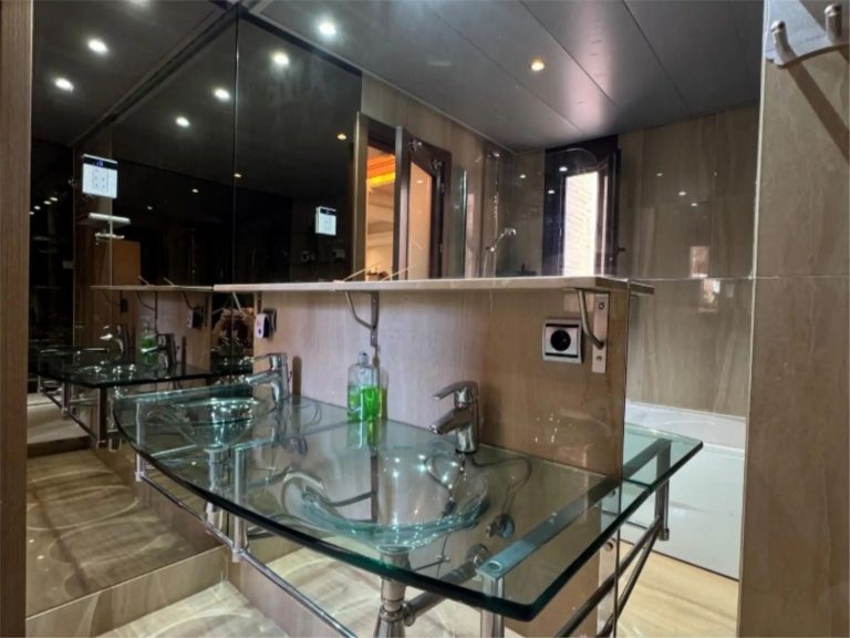 c853a7f9f13e6a718414dc67864386d1 - 10