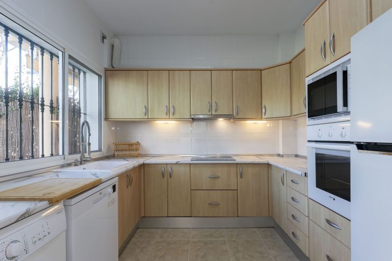 c9bd603023f0f96a3062041cc3412da1 - 11