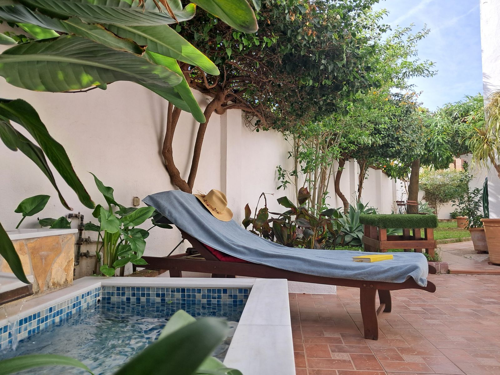 ca44e776b9c582b0d15a60e0c67c4cd2 - 15