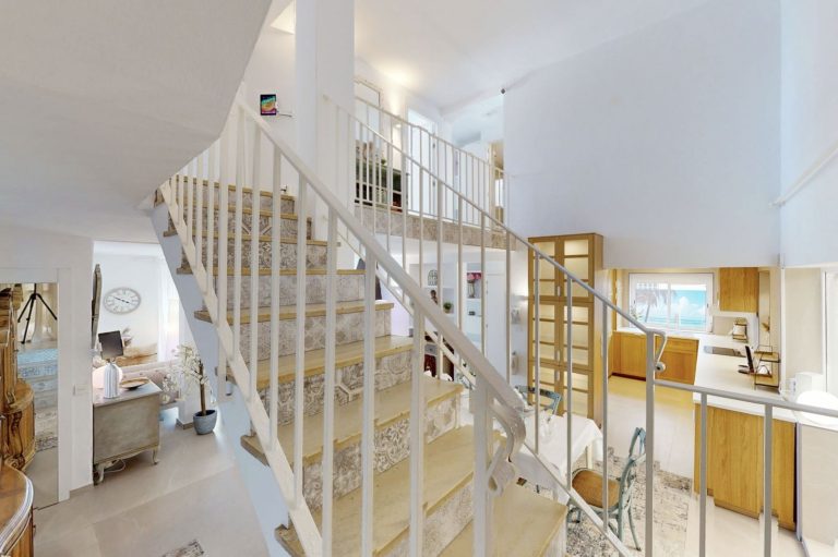 ca6994838fe3ee413d9e7a01defcaf1a - 10