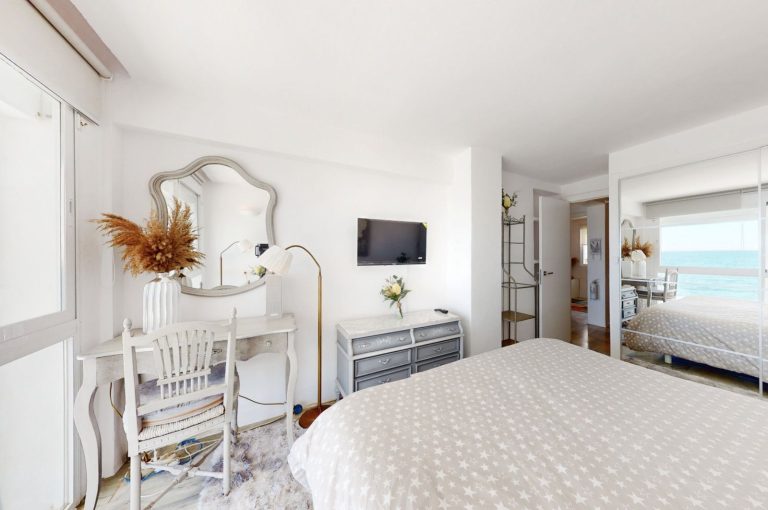 ca6994838fe3ee413d9e7a01defcaf1a - 16