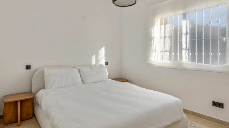 caf556ec0b8af8b2f13ae8a660f9efbd - 14