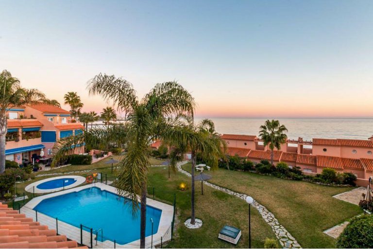 caf5fe4d13079c628c7aaa381e3e38dc - 12