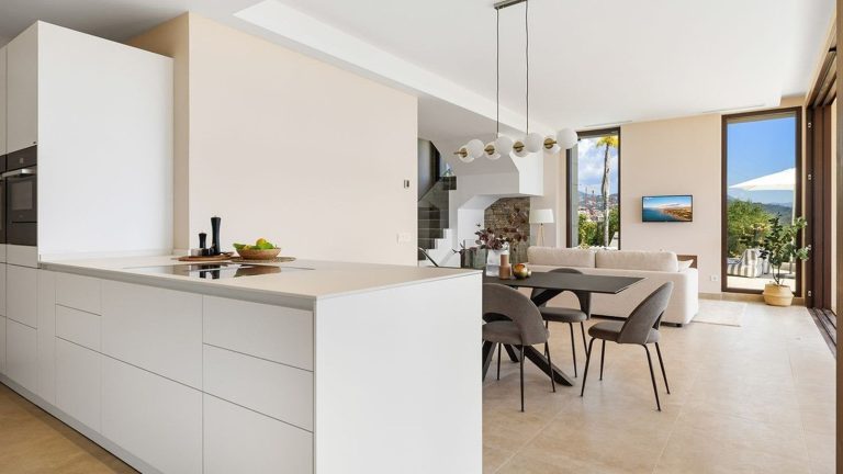 cb4aa1c2ad956267b061439f245783ea - 8