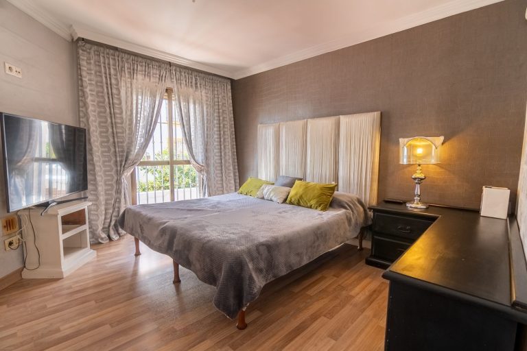 cb4ce16126278e94f5a42db4d1b8dcef - 9