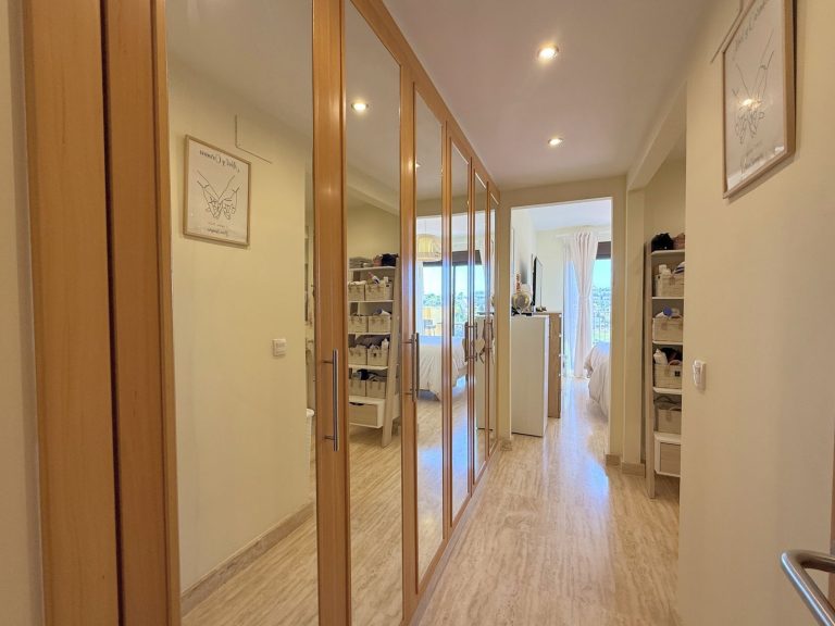 cb5f69da70c50cfcdc6dae31628ee349 - 13