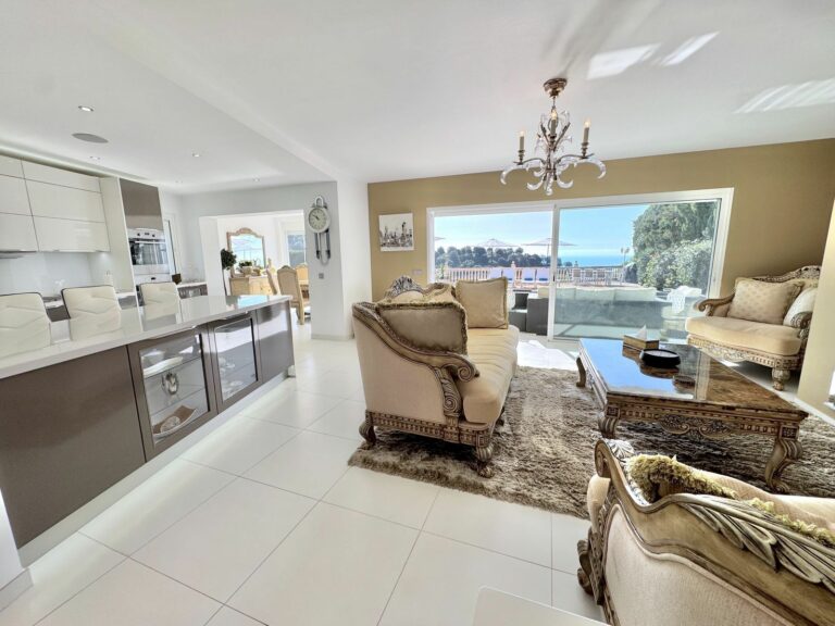 cbb7f4f39e2d4dcf25c9157b515f6353 - 11