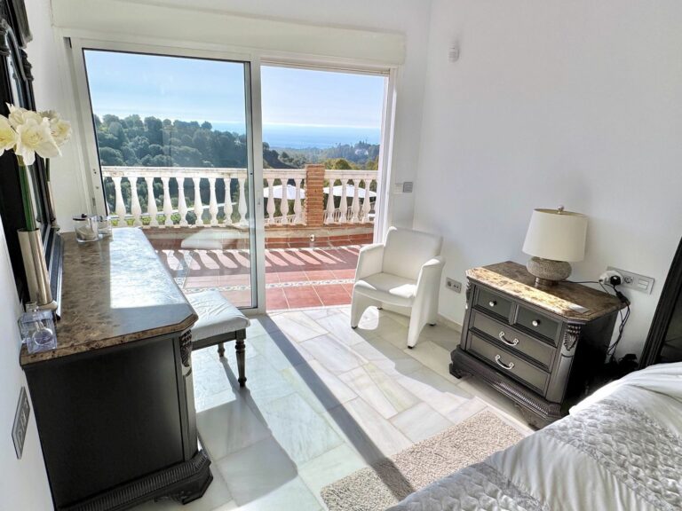 cbb7f4f39e2d4dcf25c9157b515f6353 - 16