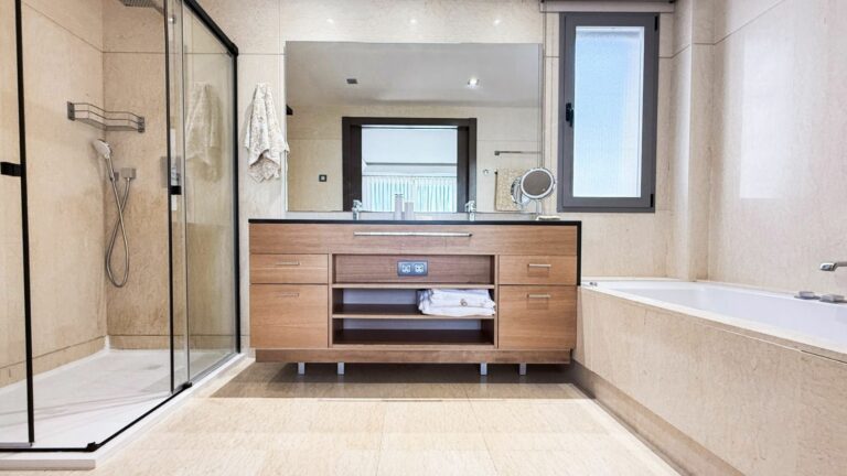 cc93c5d0c586e5e01449226ae8301c28 - 8