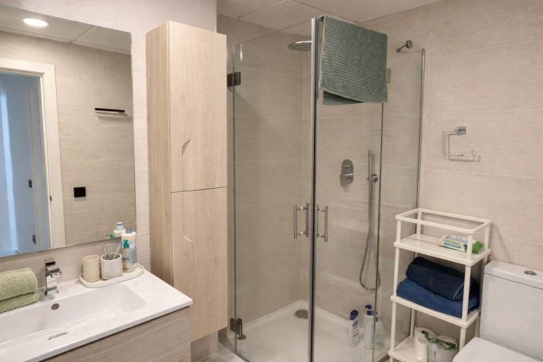 ce1c05f5e0097d844134ed57fb39e470 - 13