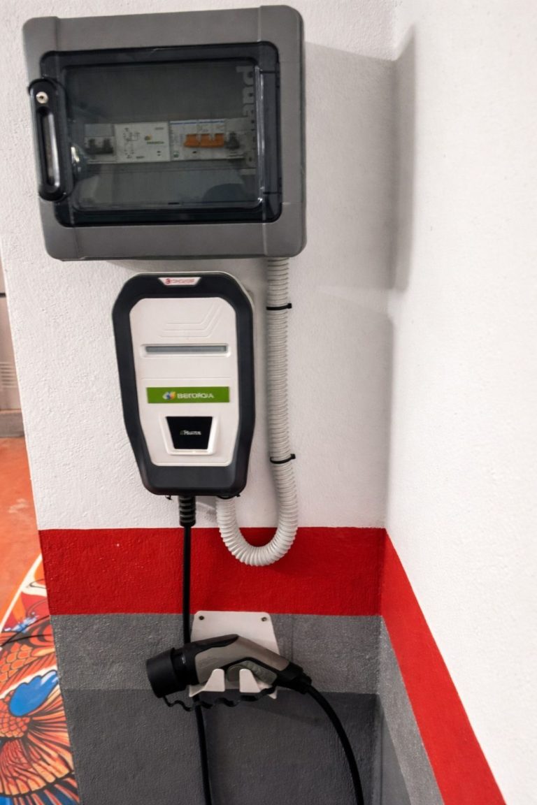 ce1c05f5e0097d844134ed57fb39e470 - 14