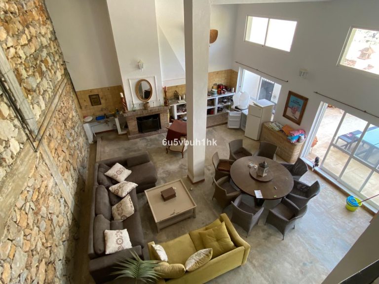 ce6be5ea6cde7df237a1a4d2ab0eb7d7 - 1