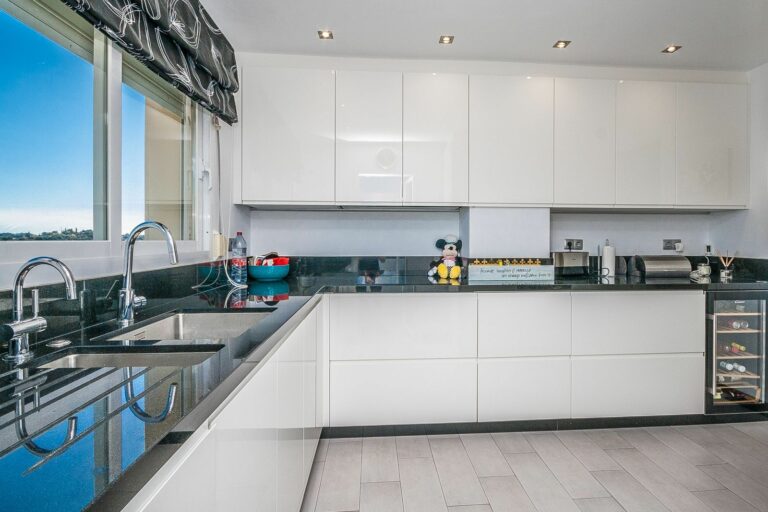 ce87f97543bb37b59479bb63f6ac0b82 - 12