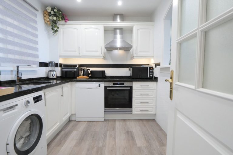 cfbd180ea7d94fe1fb90174eab677962 - 4