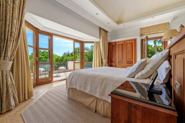 d06979369b6398189c6add4d980d9f6a - 15