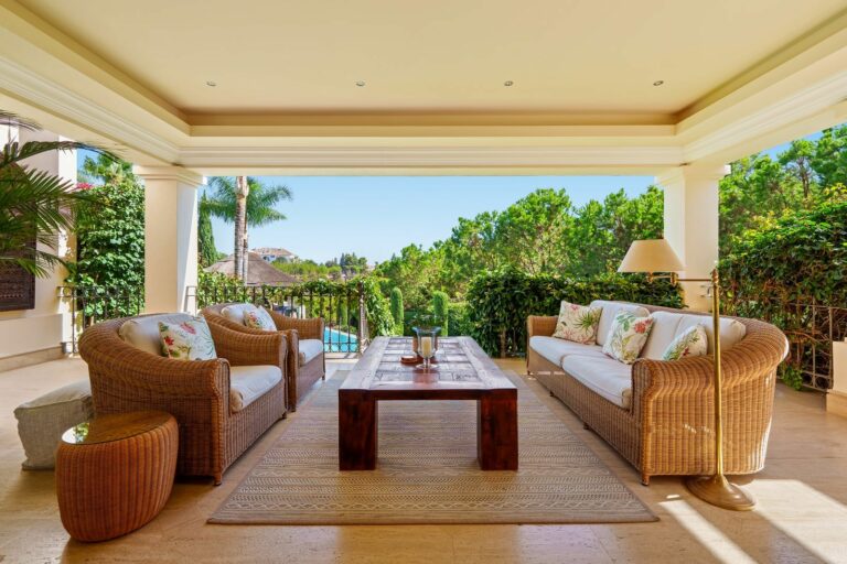 d06979369b6398189c6add4d980d9f6a - 9