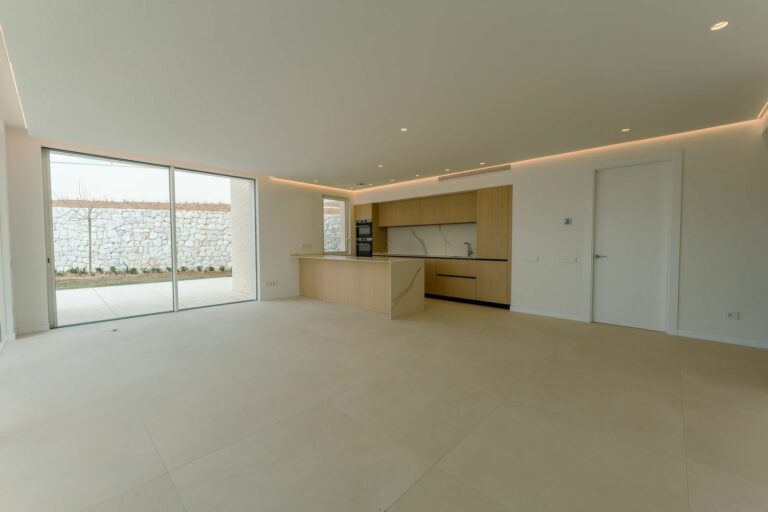 d1308146a6f9f23e4a33e5fa7b599c32 - 3