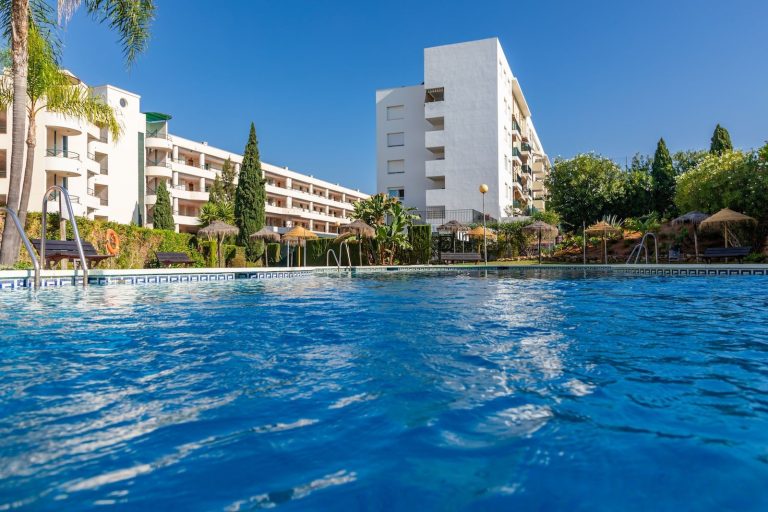 d254d0d19ae6a5a710261cc6540e4f94 - 13