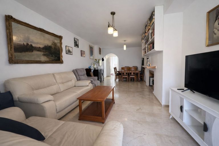 d254d0d19ae6a5a710261cc6540e4f94 - 6