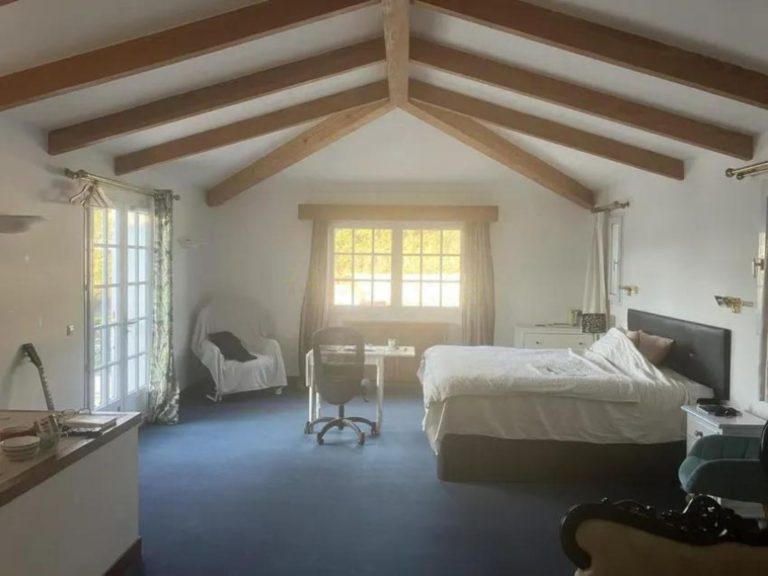 d2c95826b34deb7bdaef738c3487262f - 4