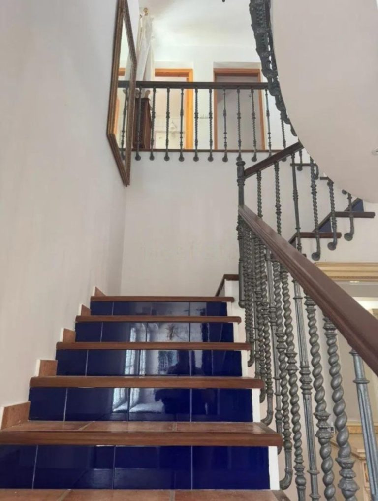 d2c95826b34deb7bdaef738c3487262f - 6