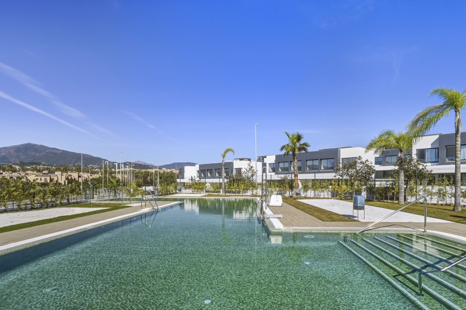 d31c38f965dd0566ec48b2b7319c8cf9 - 16