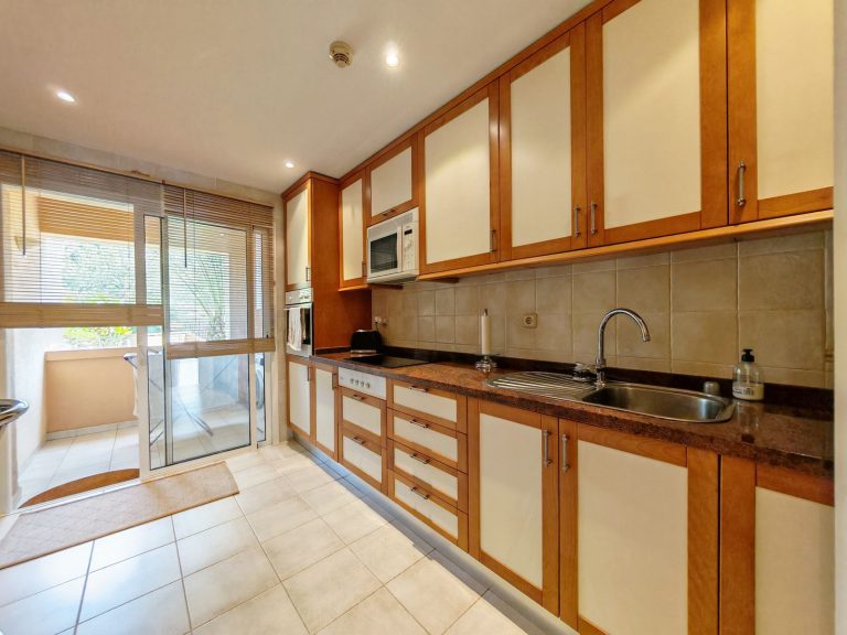 d40dfc6240c16d9550ceb704ddbf5fd7 - 8