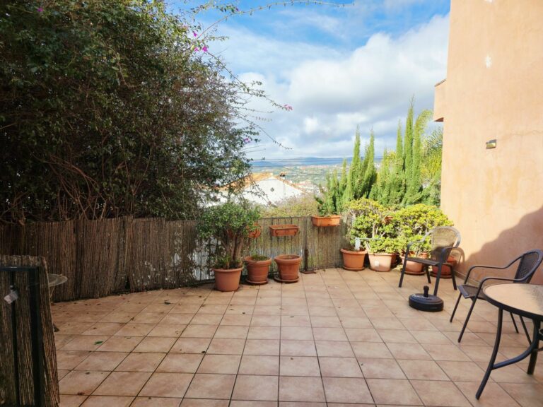 d4f464395fff32fd779d41fc573c0a5e - 2