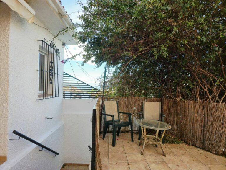 d4f464395fff32fd779d41fc573c0a5e - 3