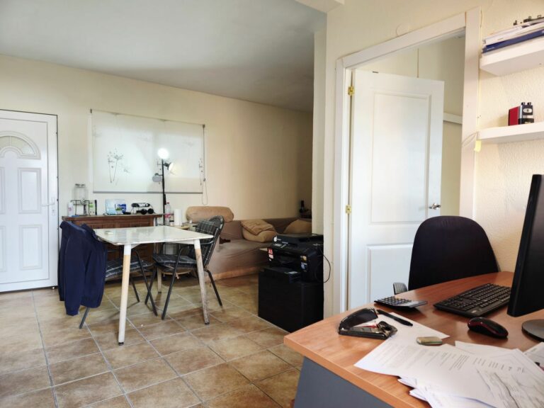 d4f464395fff32fd779d41fc573c0a5e - 8