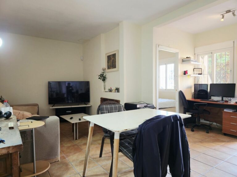 d4f464395fff32fd779d41fc573c0a5e - 9