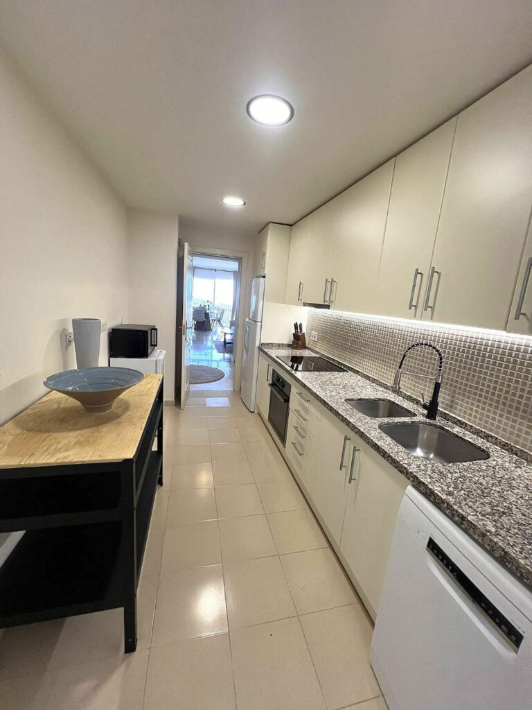 d5dc9aca37897d6a9188efbd27ada288 - 10