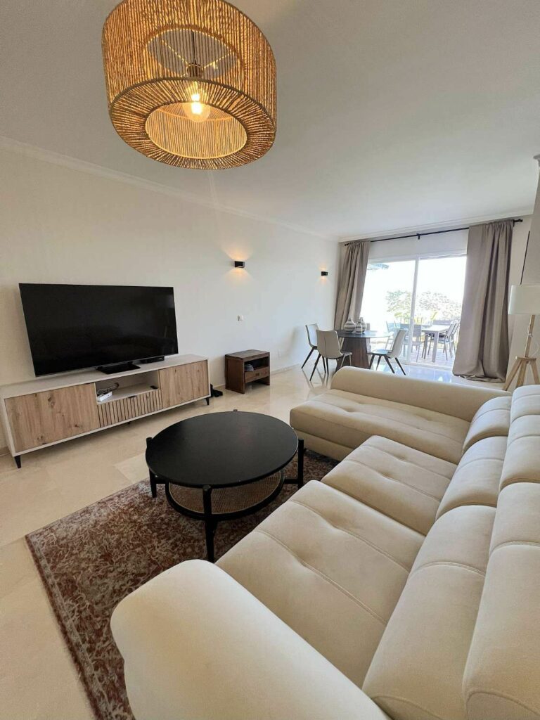 d5dc9aca37897d6a9188efbd27ada288 - 11