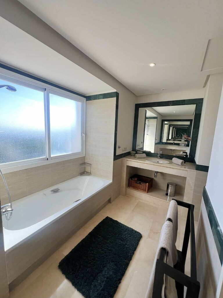 d5dc9aca37897d6a9188efbd27ada288 - 16