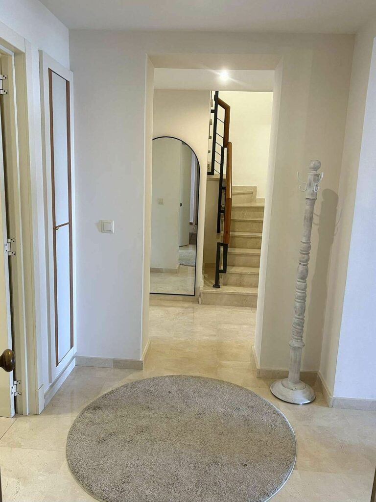 d5dc9aca37897d6a9188efbd27ada288 - 2