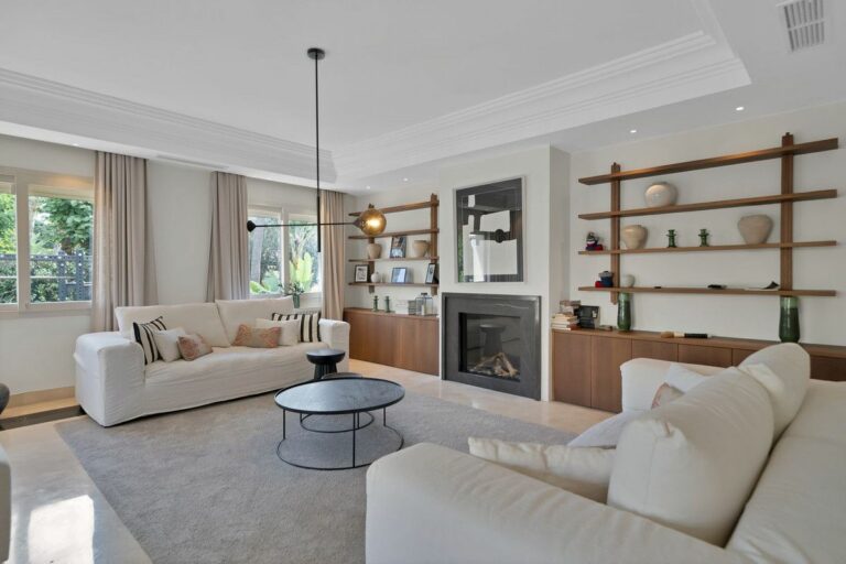 d61e1b703296677b39a767c534a08391 - 7