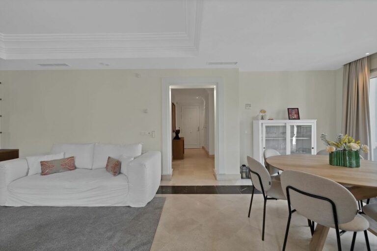 d61e1b703296677b39a767c534a08391 - 9