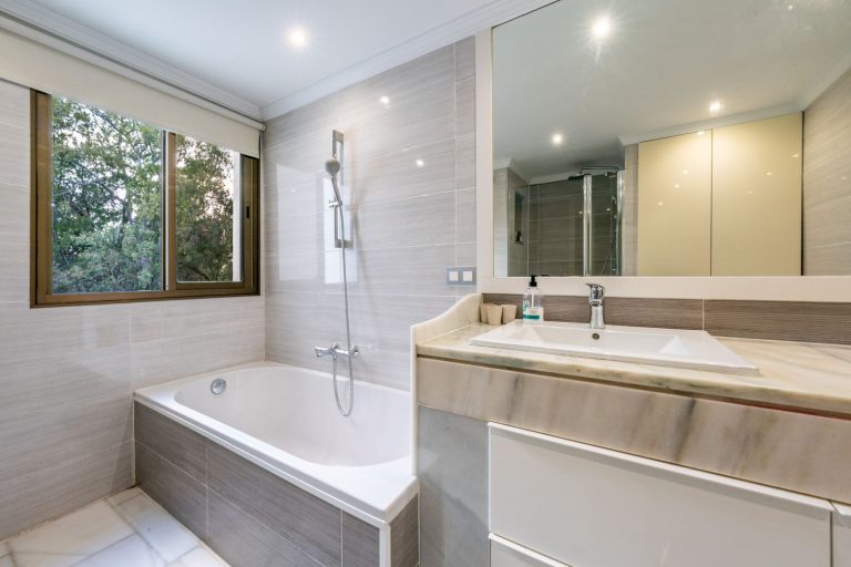 d638808a5b8334659e40f9dbfa64079c - 14