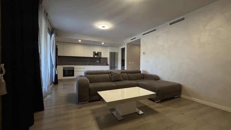 d75e1cb359461c8e17cac2819894bb0a - 11