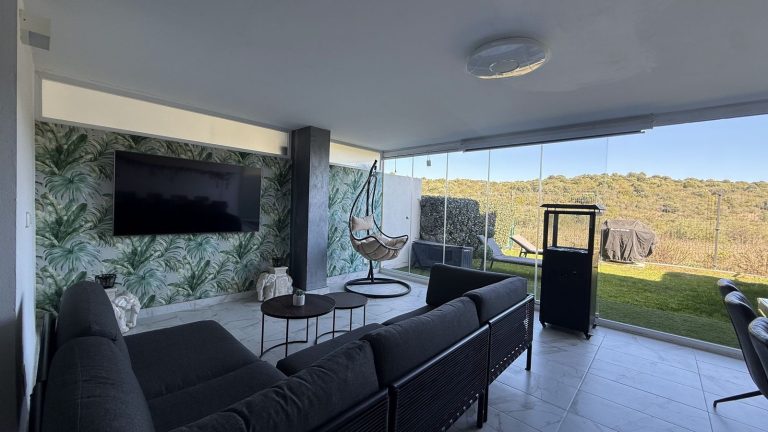 d75e1cb359461c8e17cac2819894bb0a - 8