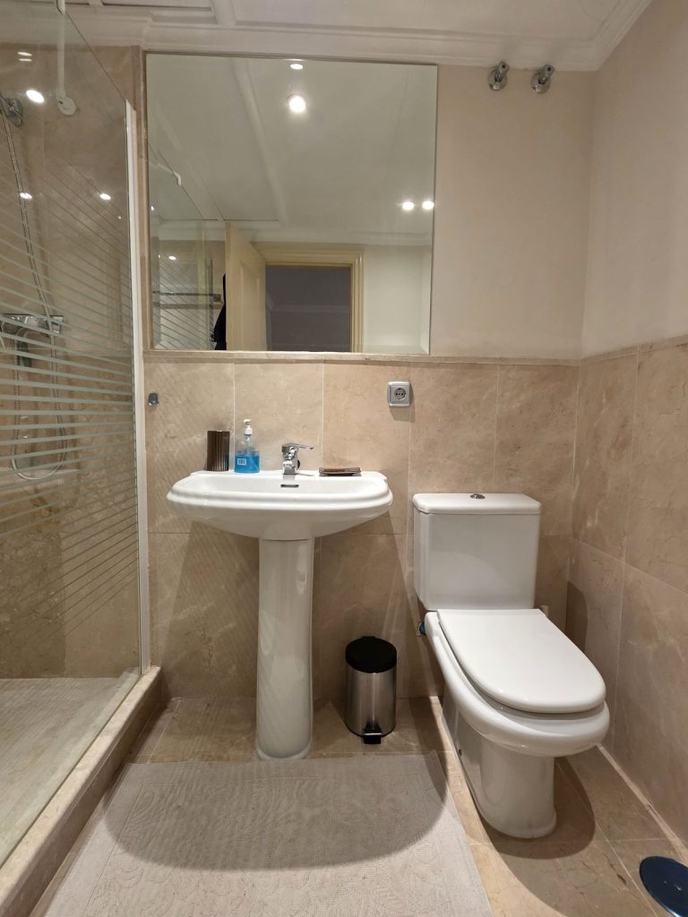 d7b9f5a2e55606a1436c4141ef3f4ebe - 16