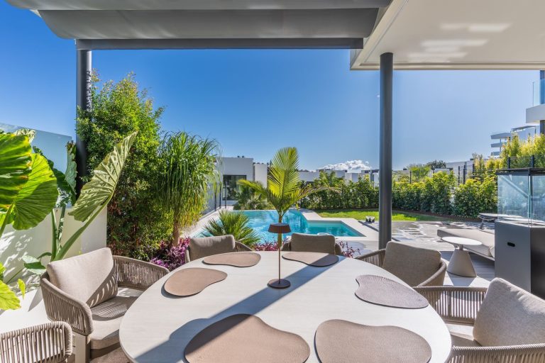 d89bb9835f374c411774b4bbd0df234d - 11