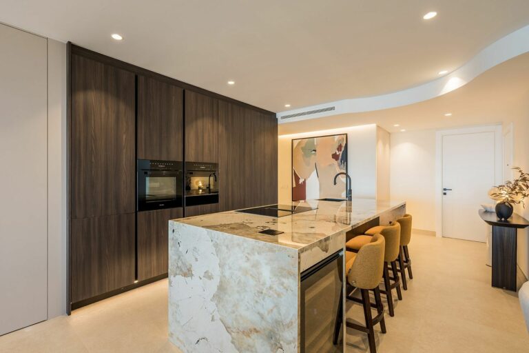 d8cc3abdaad63af7f278f8a21bc2548d - 12