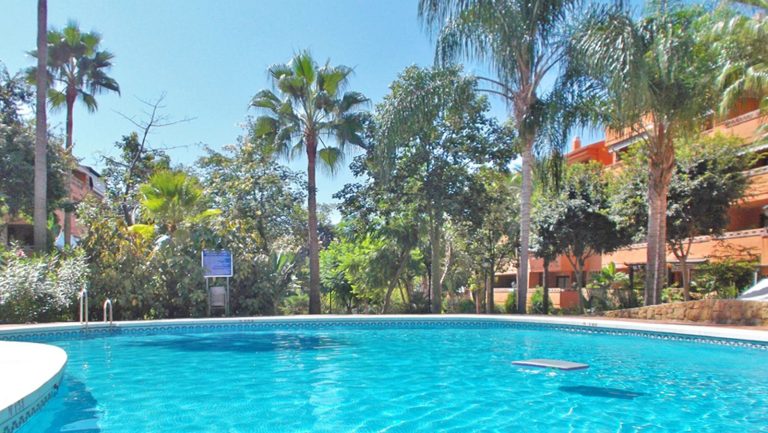 d93c644e7c2b5dfa2e28e9374f0dba5b - 3