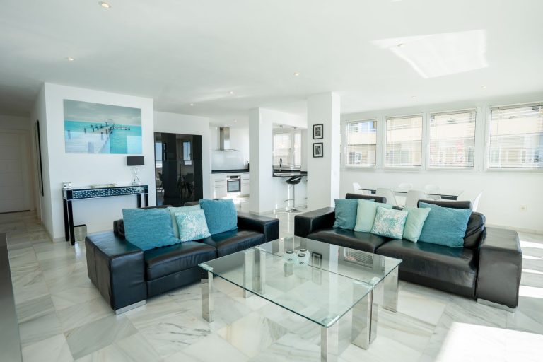 d9ff7a33278a589008a1ea6d27e85f73 - 12