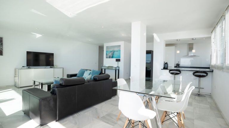 d9ff7a33278a589008a1ea6d27e85f73 - 13