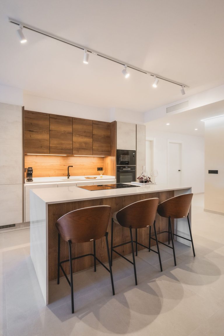 dbe81719f38c7fc793135b22cee8cd67 - 4