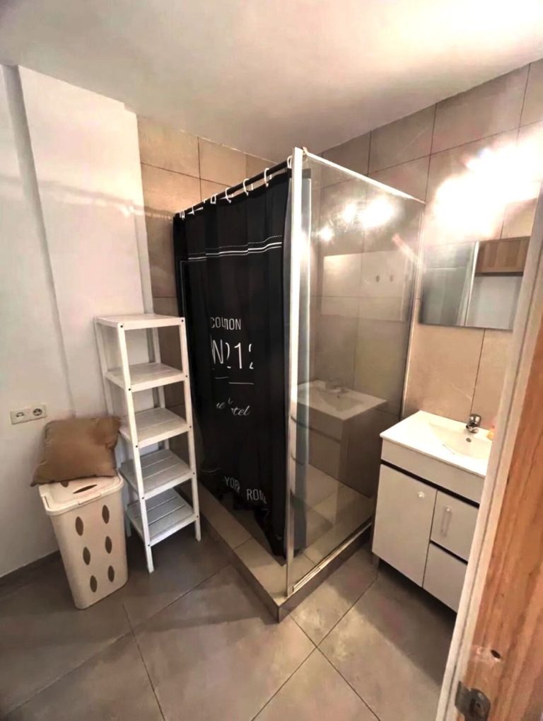 dc107395ed7d677bed52ee376037fc22 - 6