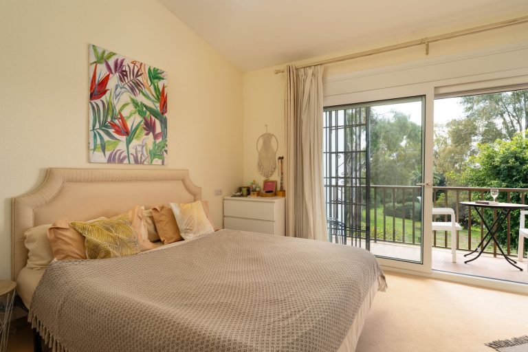 dc3ad7e5adf5f08de3b990b7c824e647 - 11